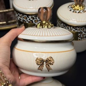 شکلات خوری پلنگی